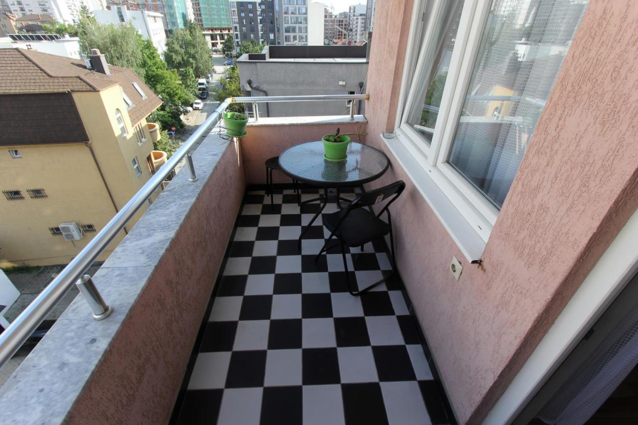 Kasumi Apartment プリシュティナ エクステリア 写真